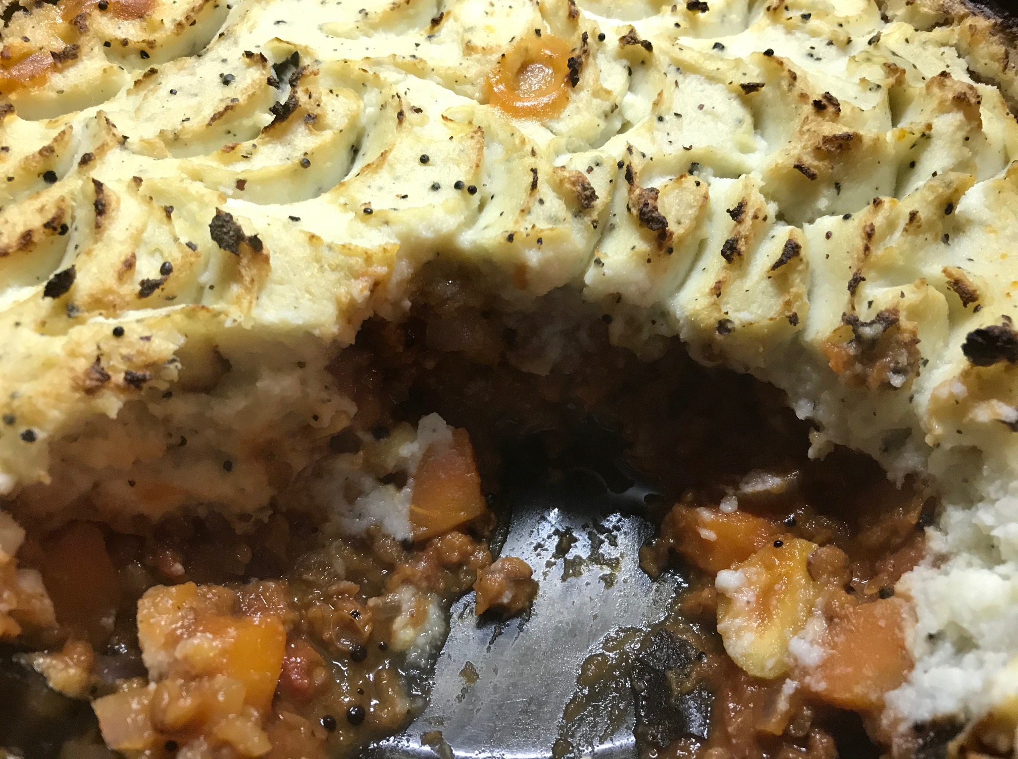 Portion cauliflower and lentil pie